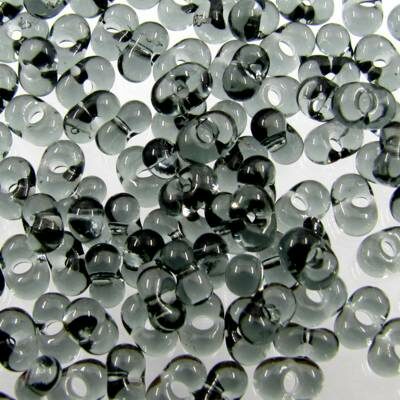 pērlītes dubultas 3x6mm caurspīdīgas pelēkas "Black Diamond" (25g) Čehija - j1530