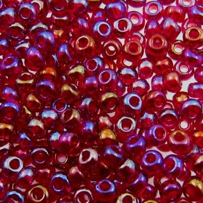 pērlītes N6 t.sarkanas ar varavīksni "Siam Ruby Rainbow" (25g) Čehija - j1538