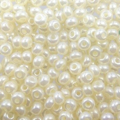 pērlītes N6 baltas perlam. "Off white Pearl" (25g) Čehija - j636