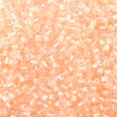 pērlītes N12 6stūri caurspīdīgas ar g.pasteļoranžu vidu "Crystal L.Orange lined Sfinx" (25g) Čehija - j199