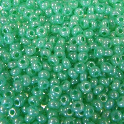 pērlītes N9 zaļas marmorīgas spīdīgas "Green Alabaster Lustered" (25g) Čehija - j1137